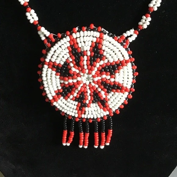 Vintage Native American Beaded Medallion Necklace Southwest Style Seed Leather - Picture 12 of 12
